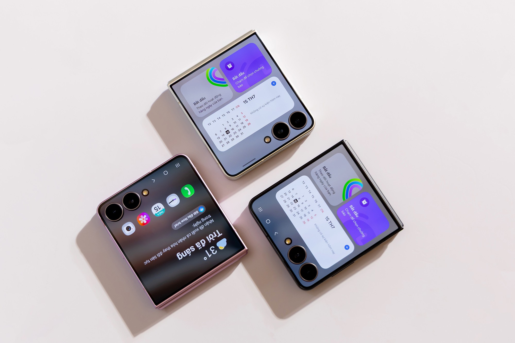 galaxy-z-flip8-178572508545472940580.jpg