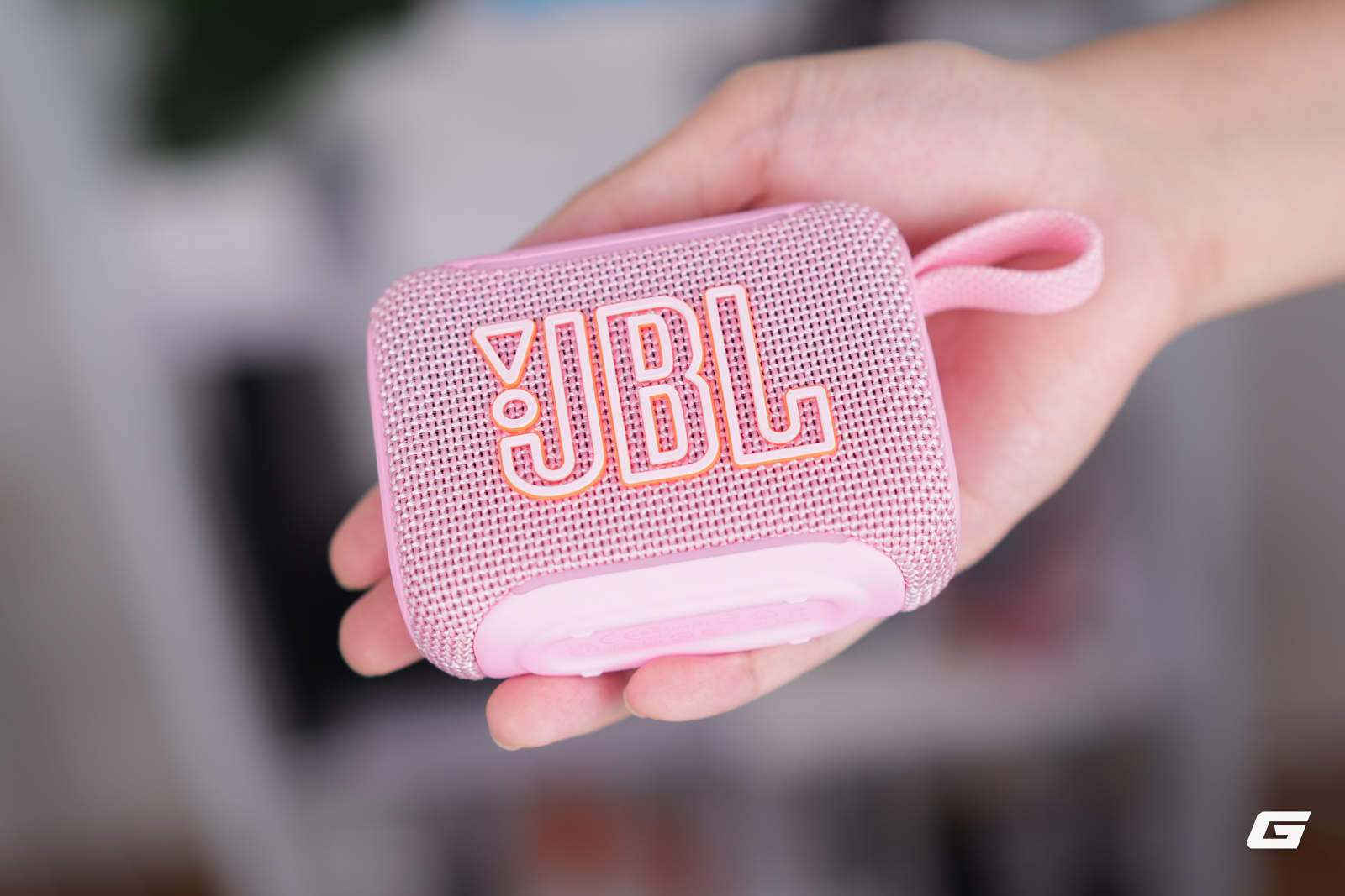 genk-jbl-go5-7-178613548958212656075.jpg