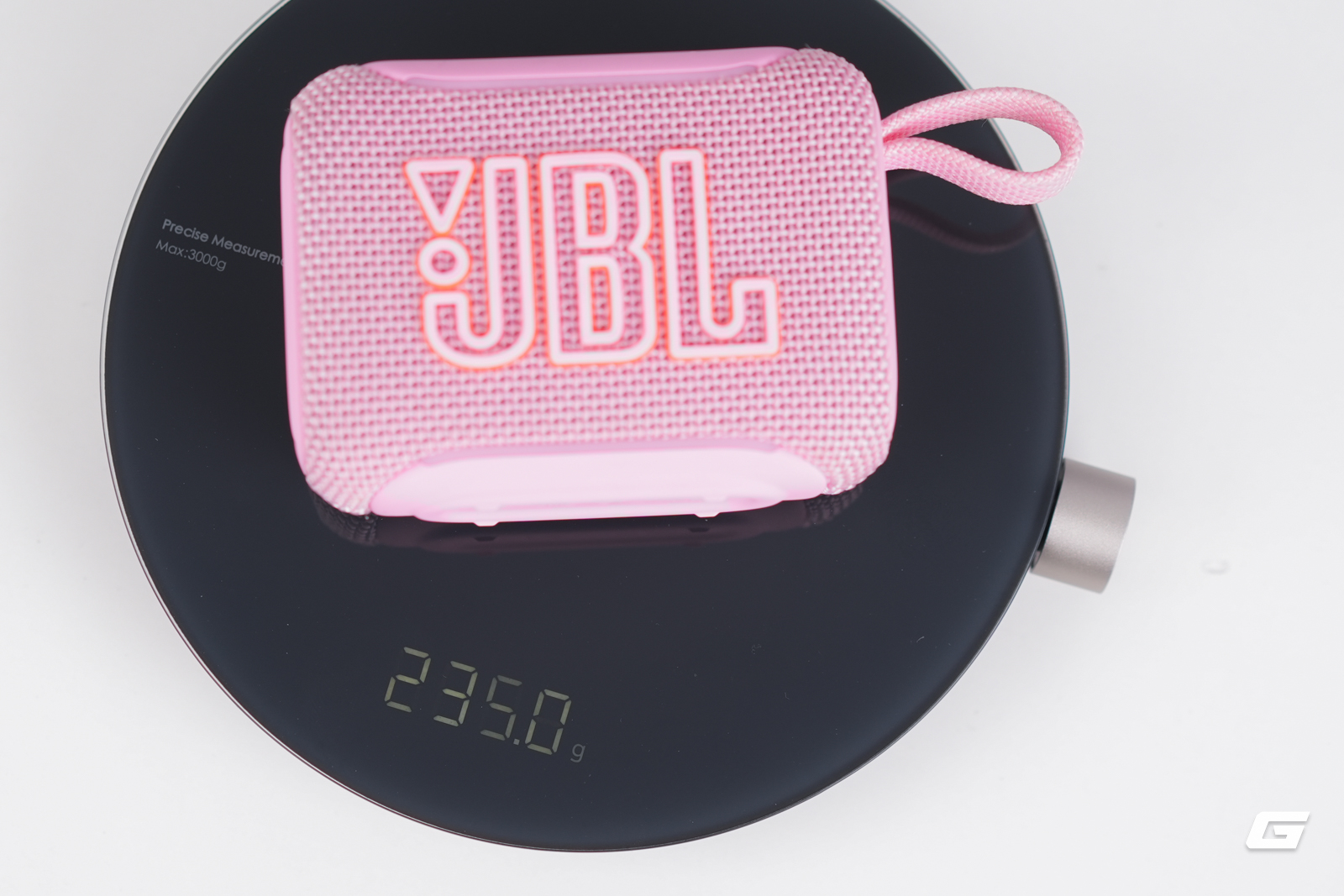 genk-jbl-go5-14-1786135489626985233664.jpg